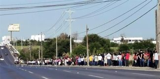 After vaccination opened for the 18-29 age bracket, vaccine centers in Reynosa, Tamaulipas saw long lines of young people eager to get the shot.