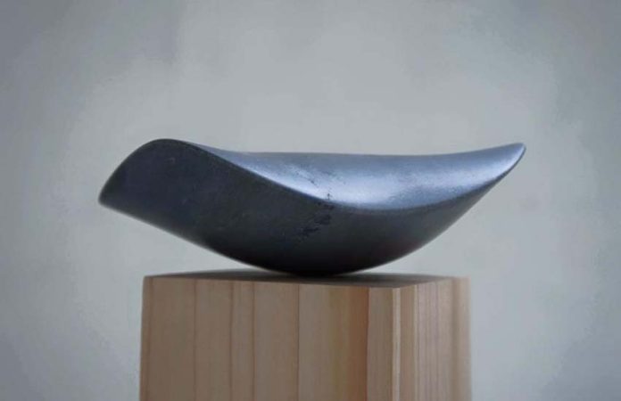 sculpture by Ryuichi Yahagi