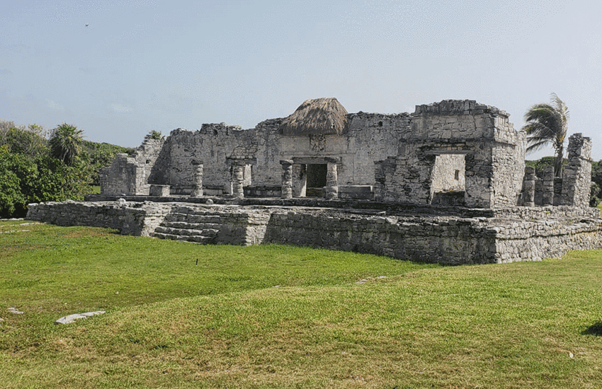 Tulum ruins - The Palace of the Great Lord