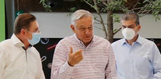 The president met Sunday with Durango Governor Aispuro, left, and Coahuila Governor Riquelme.