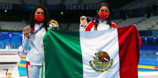 Synchronized diving medal winners Alejandra Orozco and Gaby Agúndez.