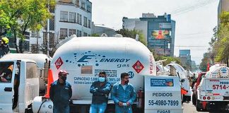 Independent distributors declared an indefinite strike on Tuesday.