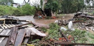 Hurricane Grace damaged hundreds of homes in Xalapa.