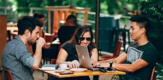 Millennials' average monthly earnings were 7,251 pesos.