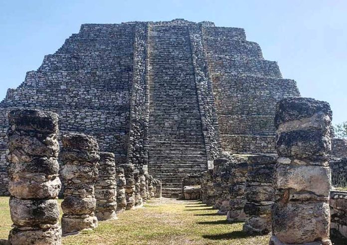 Castle of Kukulcán pyramid at Mayanpán site