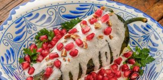 Chiles en nogada