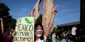 A woman at a protest in favor of legal abortion in Querétaro, in 2020.