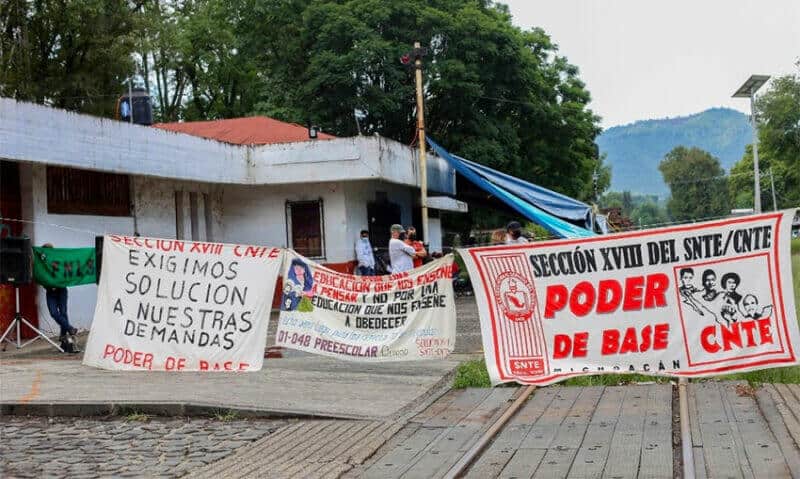 Teachers block tracks in Uruapan.