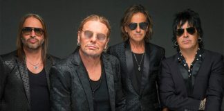 The internationally famous rock band Maná.