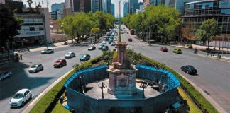 The plinth on Reforma awaits a new statue.