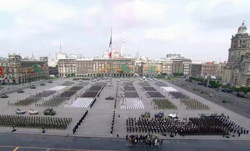 The military parade Thursday in the zócalo in Mexico City.