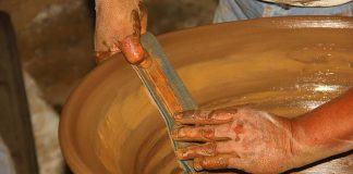 cazuela being made in Metepec, Mexico state