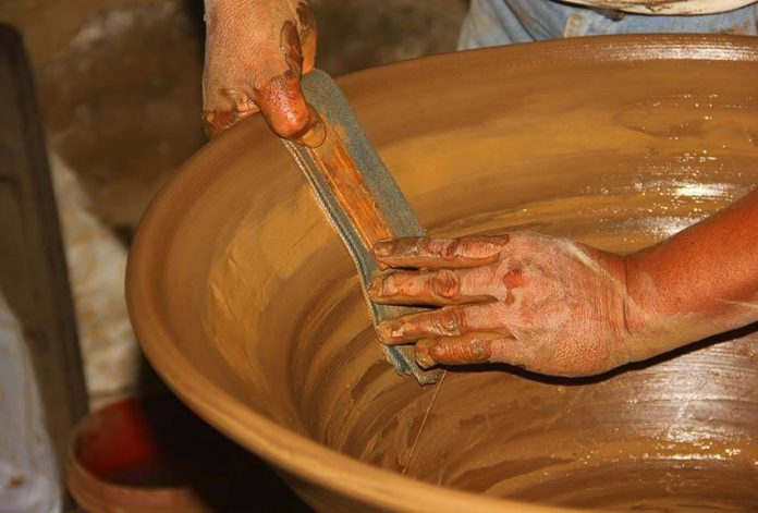 cazuela being made in Metepec, Mexico state