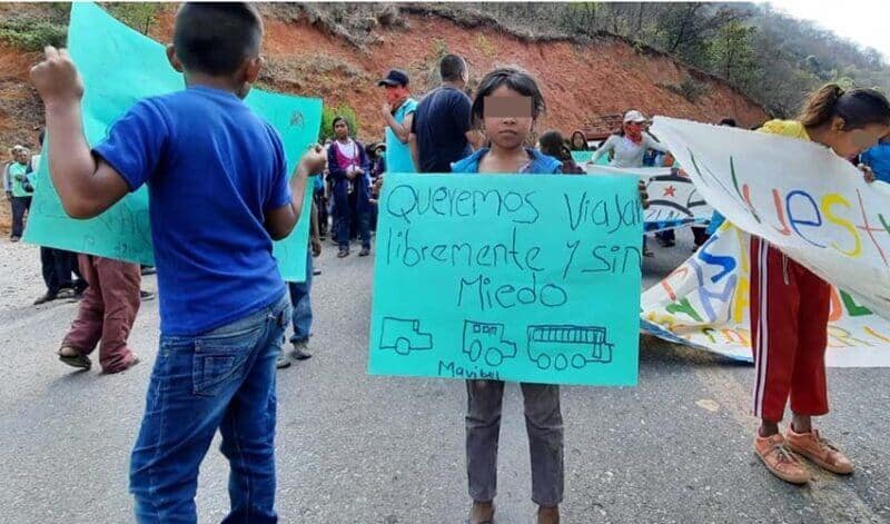 Children protesting violence in Guerrero