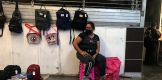 Vendor in Centro Médico station, Mexico City