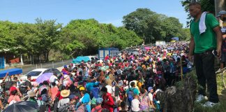 Migrants on the highway north of Tapachula, Chiapas