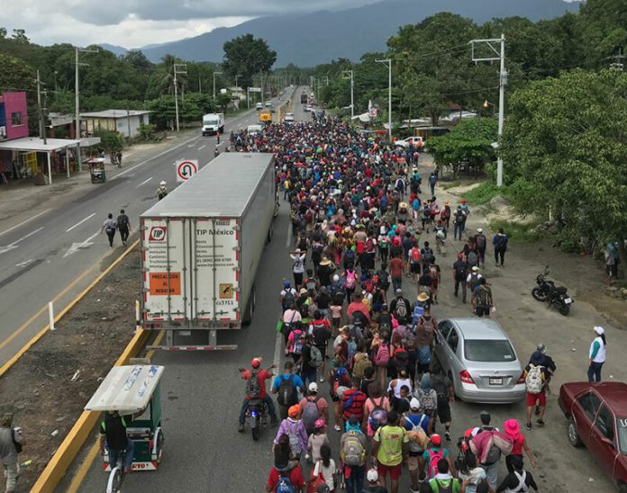 Migrants on the highway near Huixtla, Chiapas.