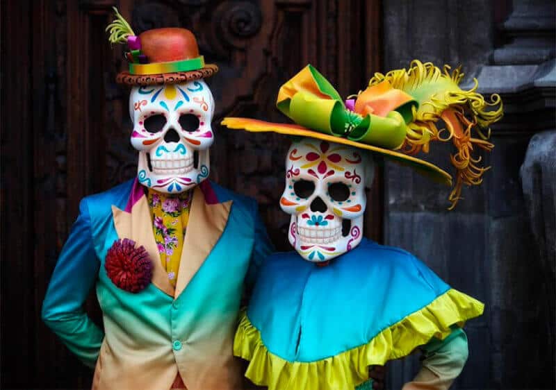 The catrinas are preparing for the Day of the Dead in Mexico City.