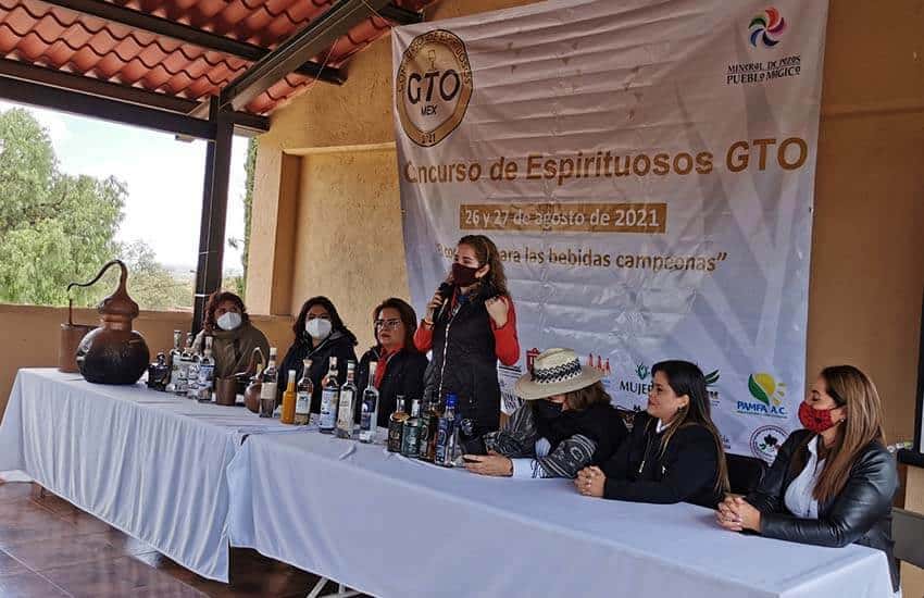 Mujeres de Mezcal group at Guanajuato Spirits Competition