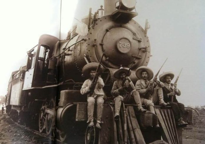 Zapatistas hijack a train bound for Cuernavaca