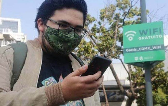 Mexico City resident on free-wifi