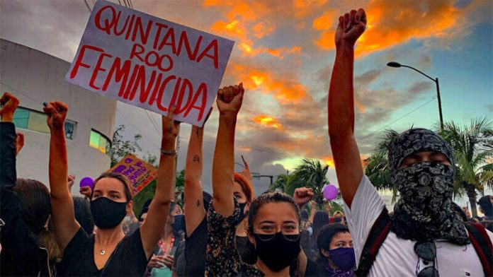 Activists at a 2020 protest against femicide in Quintana Roo