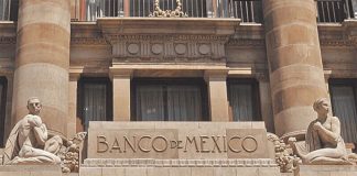 The Bank of Mexico projects that inflation in the fourth quarter of 2021 will be the highest year-over-year increase in 20 years.