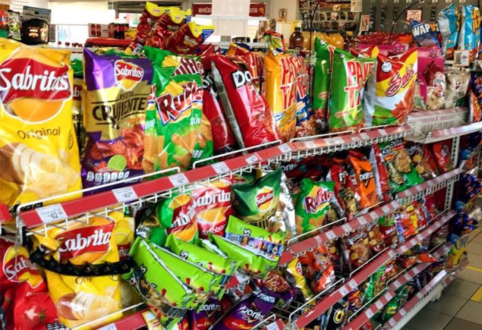Although sales of junk food don't appear to have significantly declined, the Economy Ministry said the labeling law has achieved its goals.