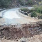 Magdalena Tequisistlán residents damaged the road to Asunción Tlacolulita after a land dispute, cutting off the main supply route to the town.