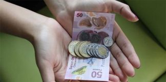 Coparmex said the base salary should gradually increase up to 228.75 pesos ($10.65) a day by 2024.