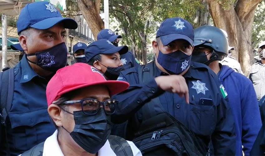 Oaxaca city aguinaldo blockades