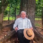 AMLO will write a book about conservatism after his retirement to Palenque.