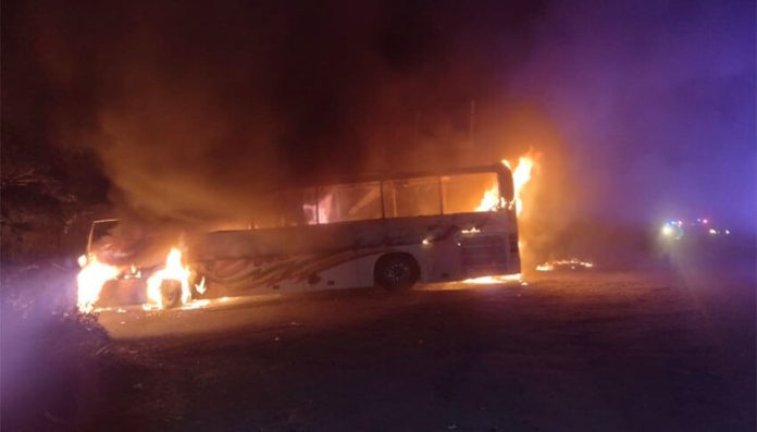 A bus burns in Veracruz