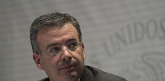 The meeting was outgoing Bank of México Governor Alejandro Díaz de León's last.