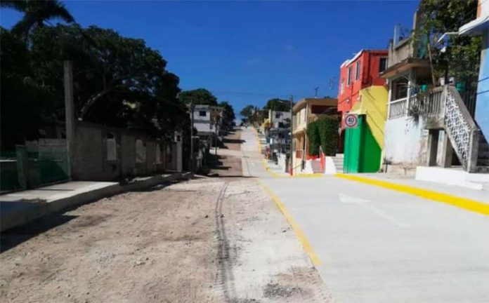 Calle Morelos clearly marks the boundary between two municipalities.