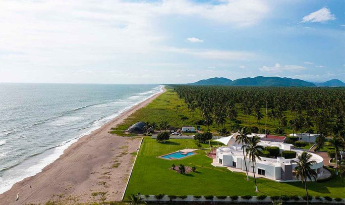 First prize in Sunday's raffle is this home at Playa Espíritu.