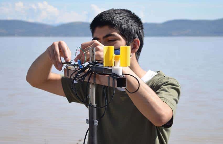 Tec de Monterrey Morelia student at Lake Cuitzeo