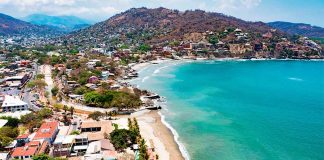 Playa Madera, Zihuatanejo, Mexico