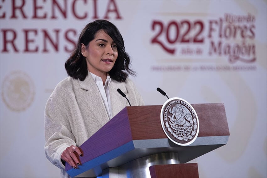 Elizabeth García Vilchis invited the general public to report fake news for her weekly section, Who's who in the lies of the week.