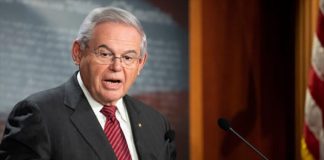 Four Democratic Party senators, including Senate Foreign Relations Committee chairman Bob Menendez, wrote an open letter to express their concerns about Mexico's proposed energy reforms.