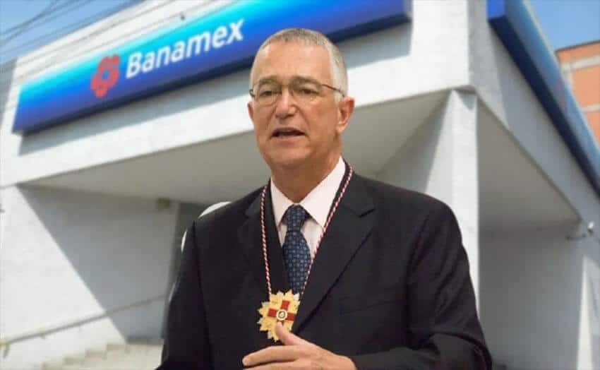 Ricardo Salinas Pliego, owner of Banco Azteca, said he would evaluate the idea of buying Banamex.