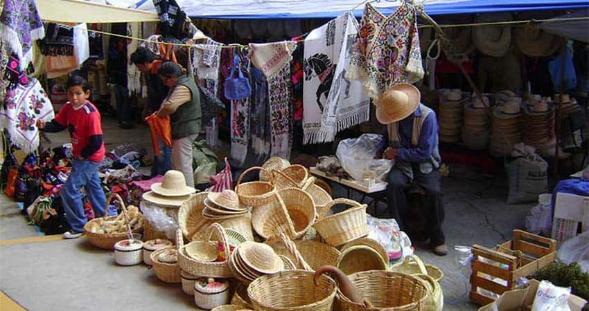 Otomi street sellers in Mexico City.