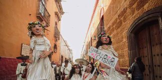 Mojiganga puppets in San Miguel de Allende