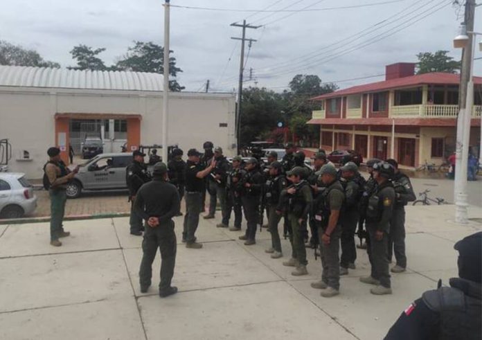 Decomissioning of police in San Juan Evangelista Veracruz