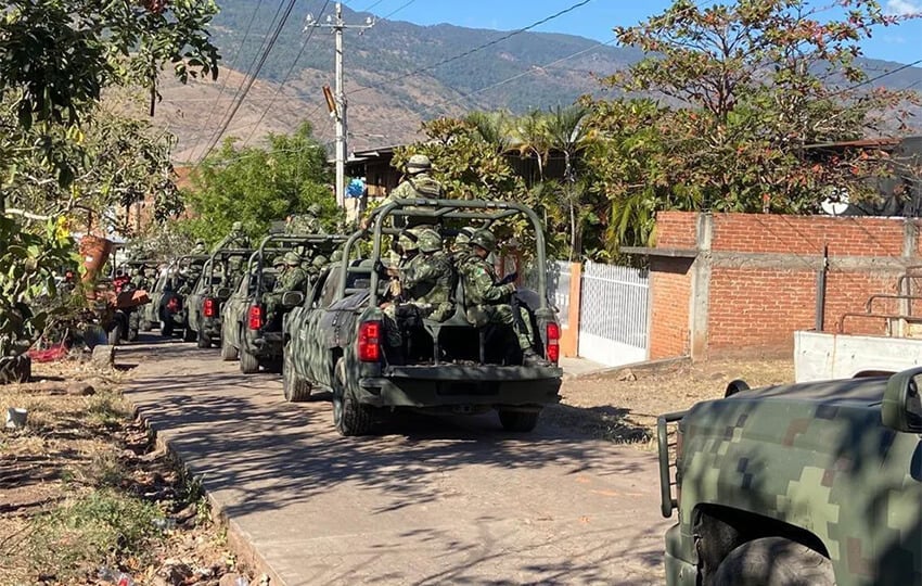 military in Agualilla, Michoacan