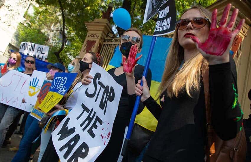 Protests at the Russian embassy in mexico city