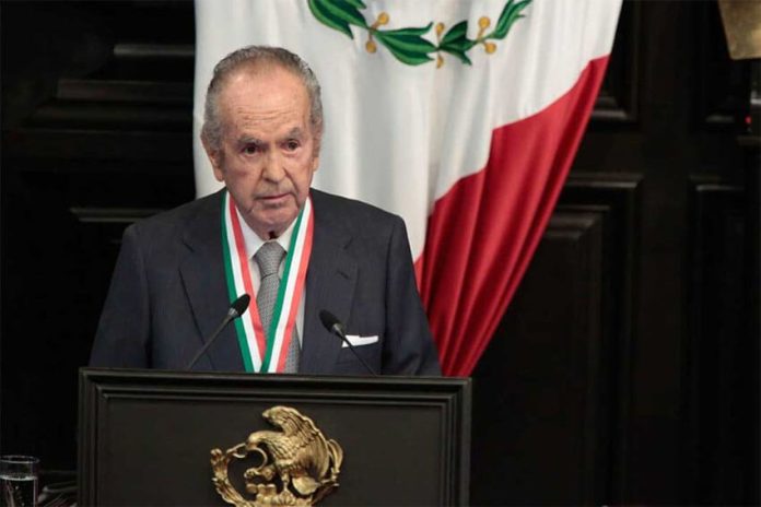 Baillères was awarded the Belisario Domínguez medal in 2015, in recognition of his entrepreneurship and philanthropy.