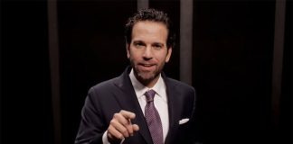 Journalist Carlos Loret de Mola defended his report on the president's son's lifestyle and thanked his supporters in a video posted to Twitter.