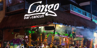 Spring break visitors at a bar in Cancún.