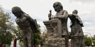 The offending statues in Morelia.